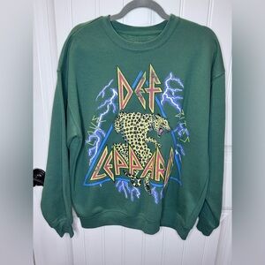 Green Graphic Def Leppard sweatshirt medium
